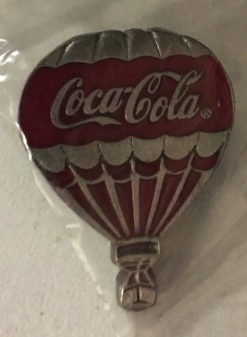 4849-3 € 3,00 coca cola ijzeren pin model luchtballon.jpeg